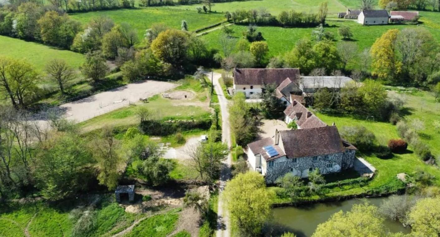 Ferme Equestre & Chambres D'Hotes Gateau Stables Proche Guedelon Saint-Amand-en-Puisaye 외부 사진